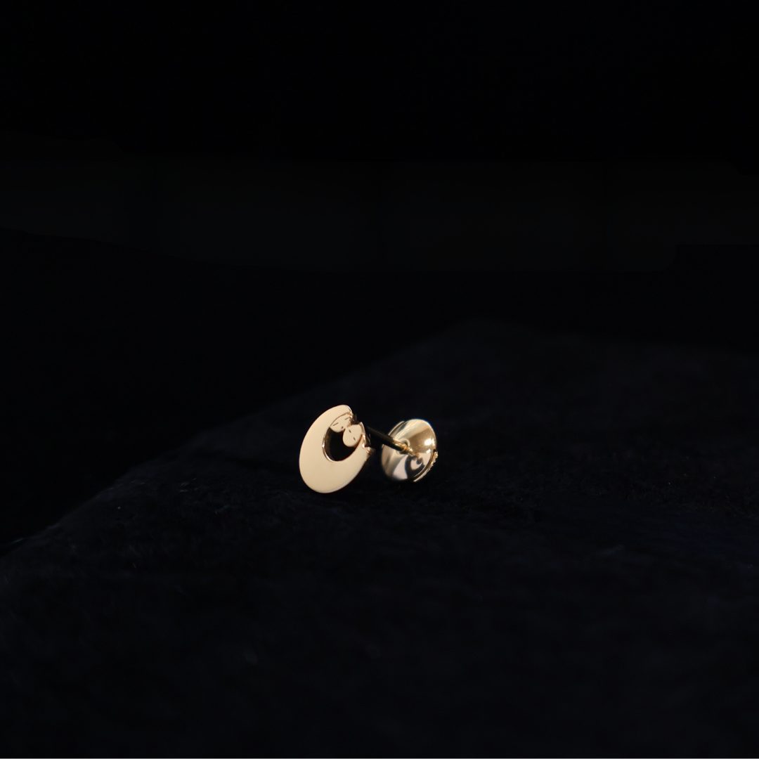 Boucle d'oreille en or 18 carats boucle d'oreille tendresse dépareillé en or jaune